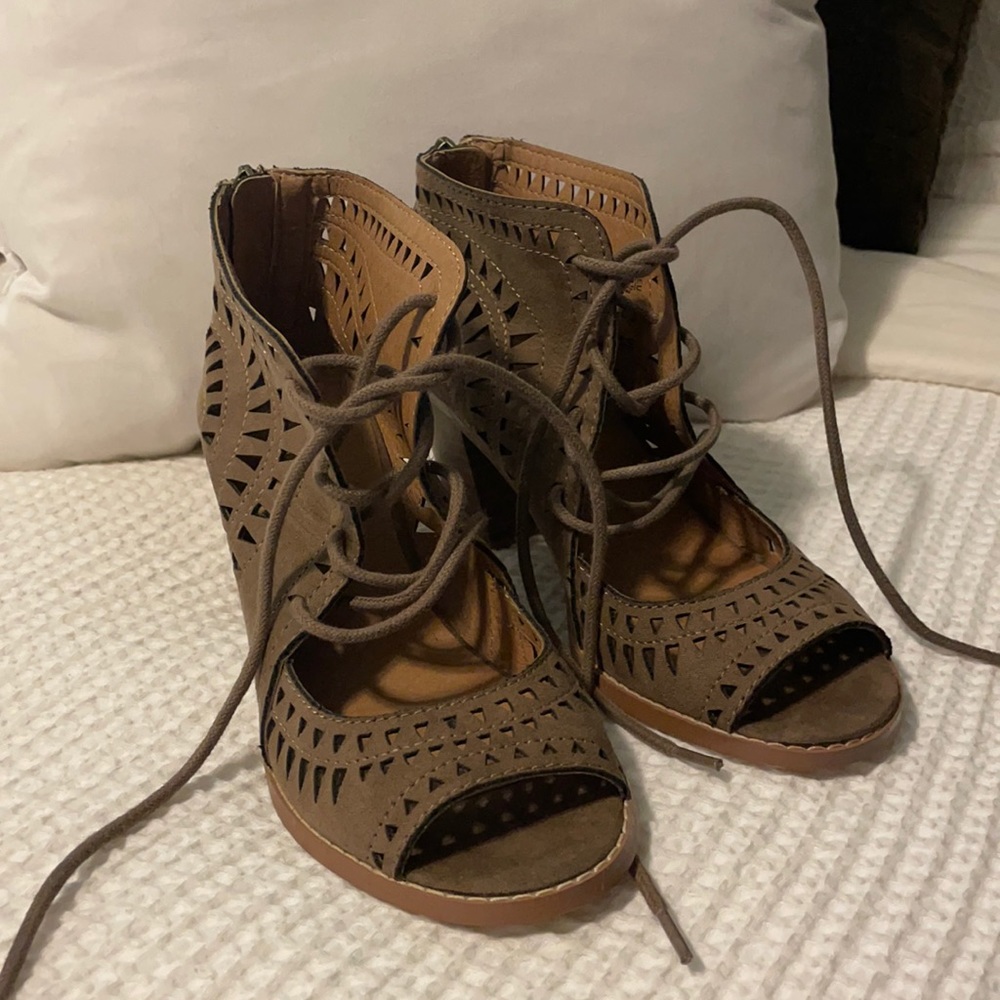 Size 6 boot heel